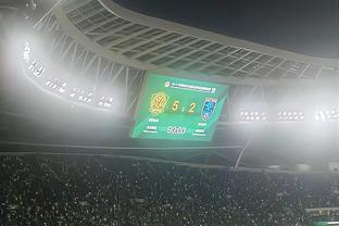 Neymar xem Trăng lưỡi liềm Riyadh ở nhà để chúc mừng chiến thắng 7-0